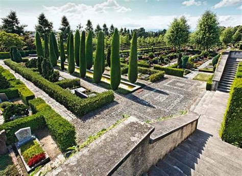 Lausanne: le mythique cimetière du Bois